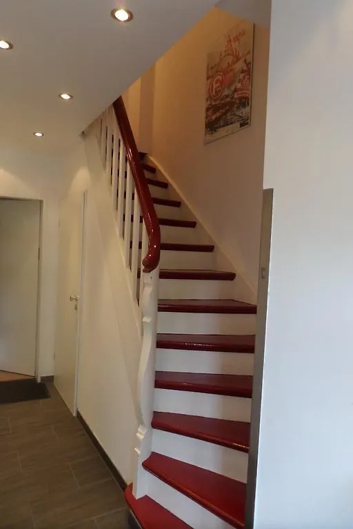 Apartment Flughafenapartement Sky View Dusseldorf